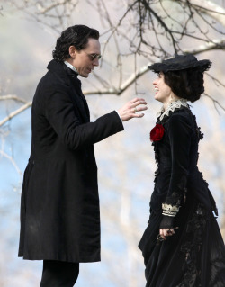 Torrilla:  Tom Hiddleston, Jessica Chastain, Charlie Hunnam And Mia Wasikowska Film