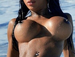 wwetna33:  nice nipples 