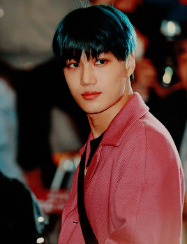 dazzlingkai:191017 // jongin at gimpo airport