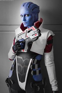 cosplay-gamers:  Mass Effect - Aria T'Loak Cosplay by Space Lion Photography by Elysiam Entertainment