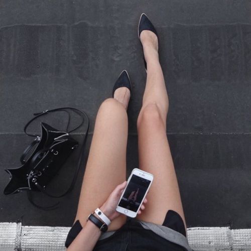 ✖️Taking picture✖️ In love with my new pointed ballerina from @chocolateschubar, so comfy! The perfe