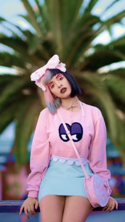 lock-screens:  melanie martinez