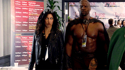 mistykknight:You naturally dress like the female bounty hunter in every steampunk novel.