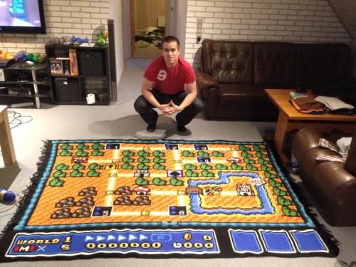 heck-yeah-old-tech:  kevac11:  (vía My friend used 6,5 years (800 hours) to make this awesome Super Mario blanket - Album on Imgur) Amazing,  That’s way too hardcore.  want!