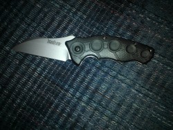 My husband&rsquo;s new Kershaw knife. He took it with him to the field. I quite like it myself, I might borrow it when he comes back lol