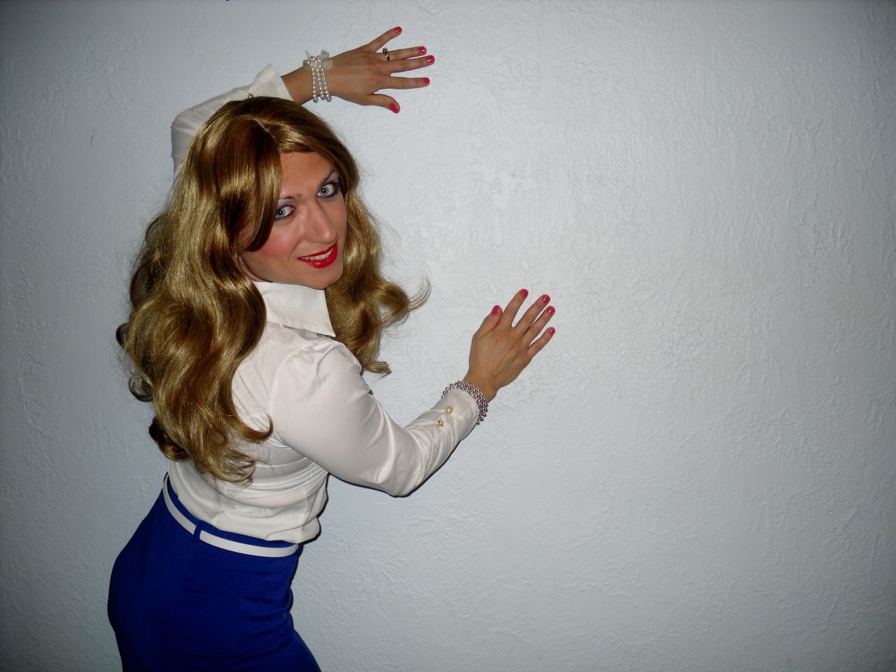 chanellenirok:    In this photoshoot, I wore a blue skirt and white blouse as part