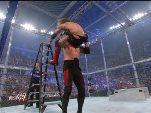 daddylovestofuk:  How can you not enjoy wrestling?