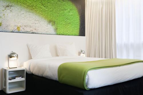 thebrandintelligencer:The Pantone Hotel in Brussels offers eyepopping colorful sleeps. You can crash