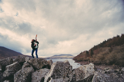 S o m e o n e I n S p r i n g (crawling mountain)35mm / Voigtlander Bessaflex & Contax G1 / Port