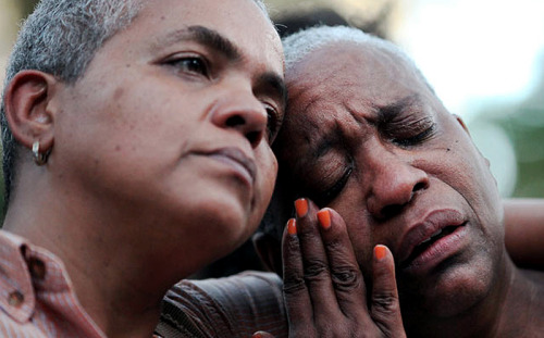 sinidentidades:  Vigil Held For Islan Nettles, Black Trans Woman Killed in Harlem Mourners gathered in Harlem on Thursday night to remember Islan Nettles, the 21-year-old trans woman who was beaten to death last week. Nettles was walking with friends