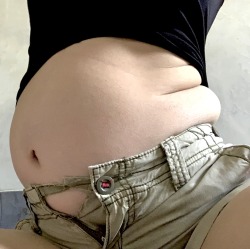 XXX stuffingbelly:I’m officially fat. I was photo
