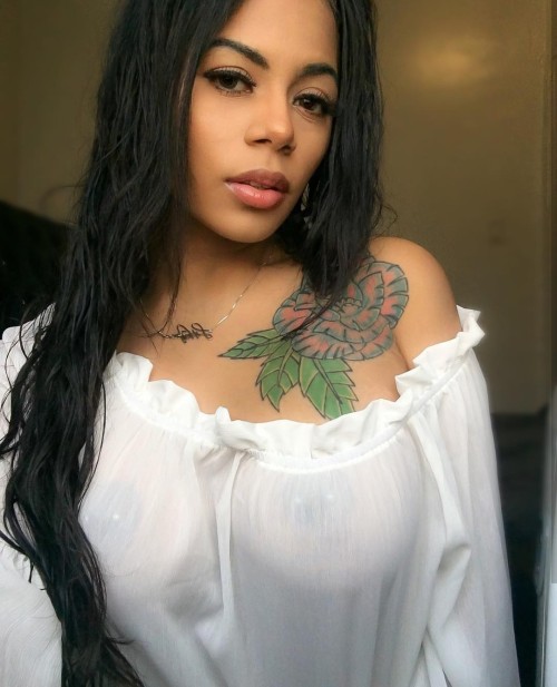 jazziedadd: DeliciouslySexy. Curvy. BootiDelicious Mami. Ms Estrella.Kat