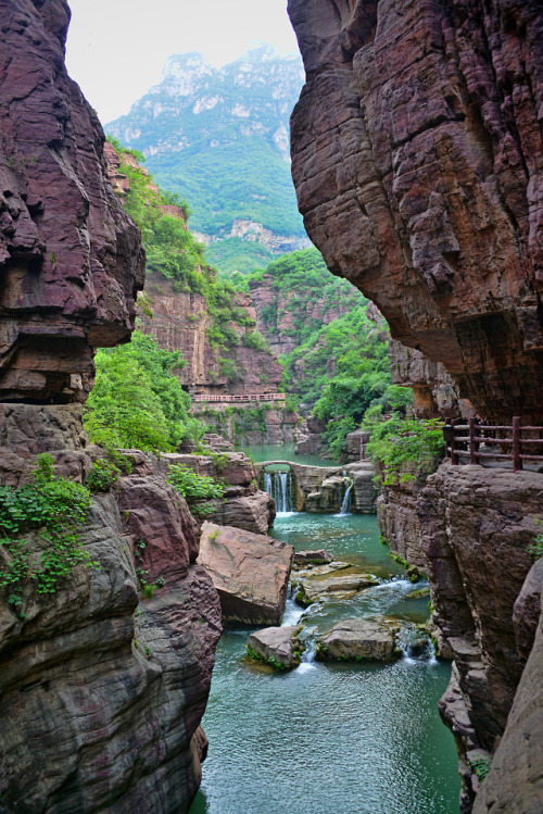 Yuntai Shan GeoPark / China (by lightmeister).