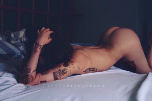 larryspineapple-nsfw:  sub!harry. 