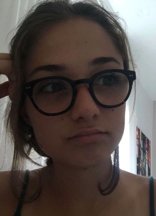 hotanklesocks:  canvasshoefetish:  I saw your post of me, Love the blog😊 Beautiful 😘  She is so beautifull and one of the sweetest girls if ever sawn before … follow her 😍