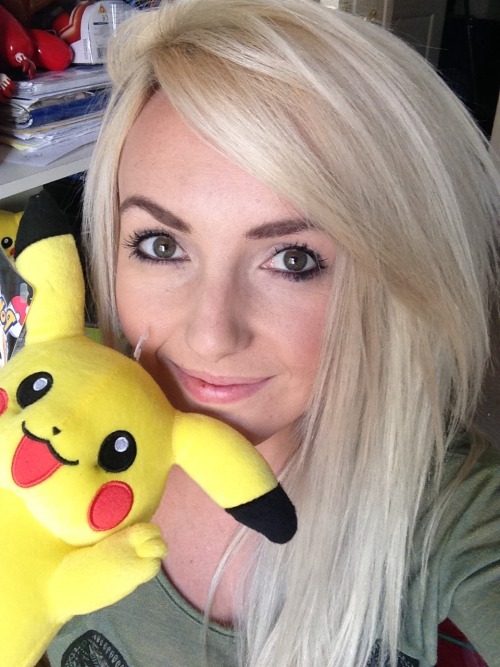 jessicanigri:  Looking through my phone and I found a crap ton of old photos/selfies! haha 