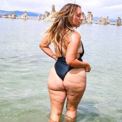 socalsummers: Cuz I dream of a world where swimsuits models aren’t photoshopped I follow a lot