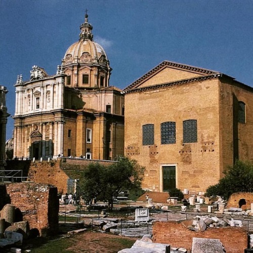 historyoftheancientworld: The Curia, first Roman senate house was built by Tullus Hostilius at the n