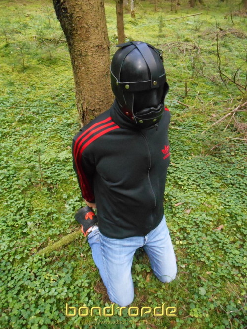 Slave in “outdoor-use” … kept and leaved alone!