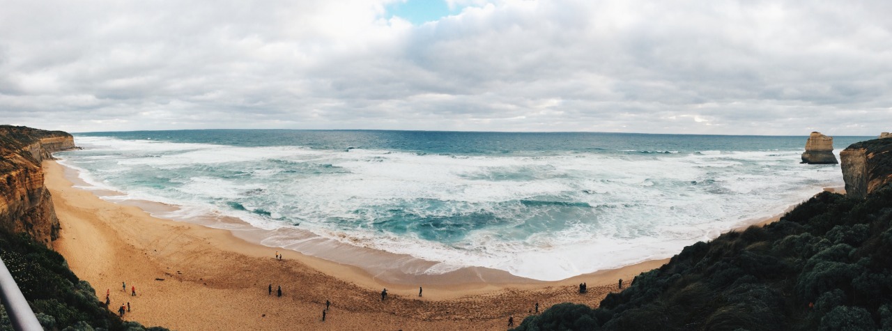 eartheld:  n-c-x:  zoe-rh:  The Great Ocean Road, Australia  nature blog  mostly