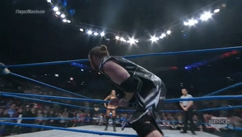 Chris Sabin mocking Velvet Sky’s entrance