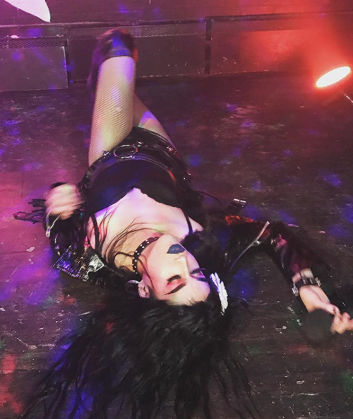 adore-delano: tooshorttatertot