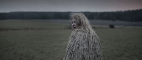 play / iamamiwhoami / dir. robin kempe-bergman;