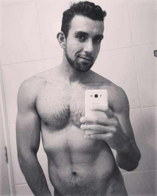 danielshowsoff2:  In 1h! Watch my show: www.cam4.com/danshowsoff 