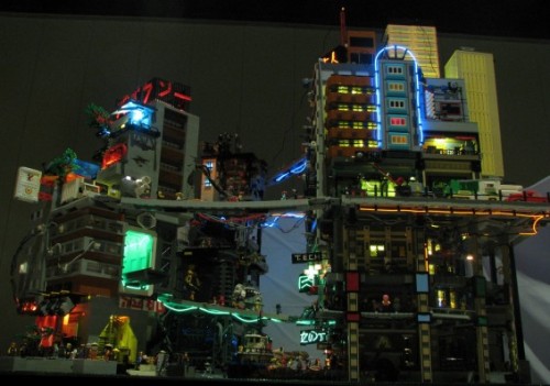 ultracheese:  thedirtyoldgentleman:  raultherabbit:2087:Lego Cyberpunk City  I’m a reblog this every time I sees it.  ultracheese  Fffffffffffffffffyes