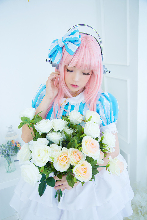 vandariwuuuuutcosplay:  Character: Super Sonico Nitro Super Sonic CN: Tomia Tomia’s blog