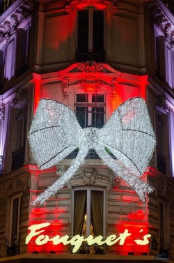 audreylovesparis:  Christmas in Paris  ❤️