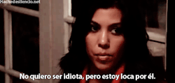 andreahalfblood:  Quizas ya lo sepas o no lo quieras creer pero te quiero y cada vez siento que me enamoro de ti,a pesar de la ausencia.Creo que fue tu mirada sincera y diferente :)
