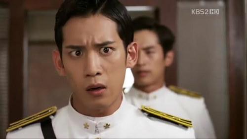 zaruba-needslove:  Since in Bridal Mask you don’t usually get much funny scene…. and then this happens.Other officers: Sir! Bridal Mask’s doing stuff!Shunji: Eh? But Bridal Mask is here!Gangto: <I’m so innocent~~~>*repeat 2 more times*[LIFE