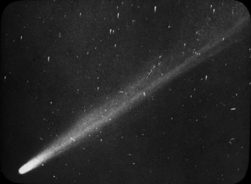 retrofutureground:Yerkes Observatory, Halley’s comet, 1910.1. Yerkes Observatory, Halley&rsquo