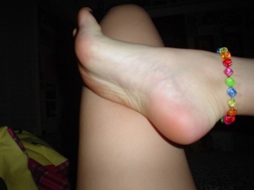 Foot worship videos and females with a foot fetish