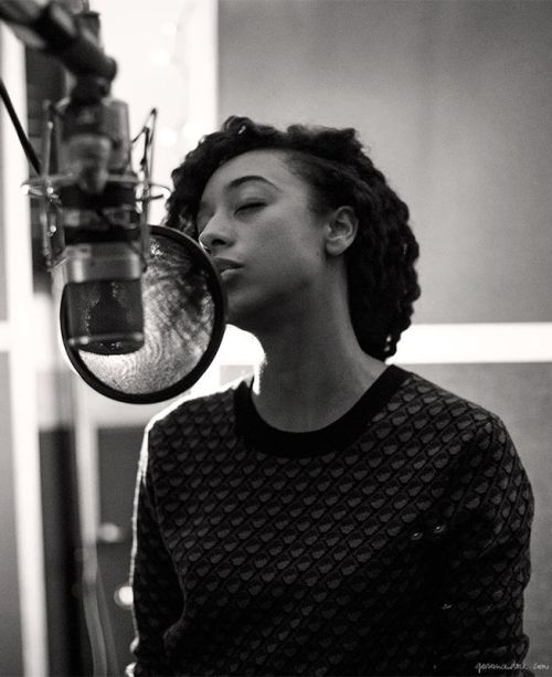 didierleclair:GET YOUR MIND AWAYMIZZ RAE…Corinne Bailey Rae, Neo Soul (at The Electric Lady studio)p