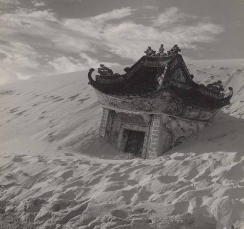 catonhottinroof: Ján Cifra (1929 - 1959)  Vietnam, Sand dunes, 1956 