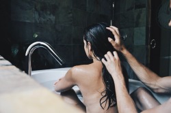 gypsy-whiskers:  this is one thing I’ve always wanted. for my guy to help wash my hair in the shower/bath