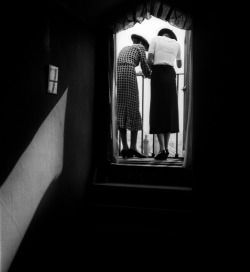 Houndeye:  Bill Brandt Eva And Lyena - 1934 