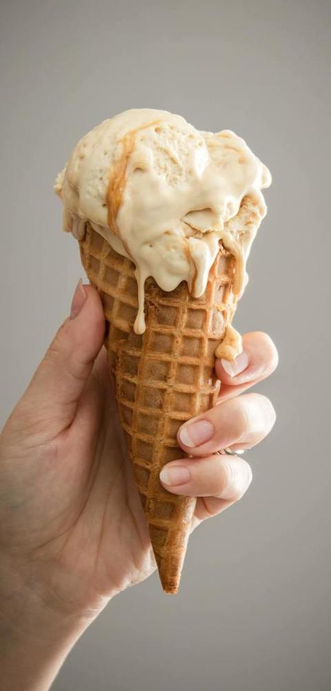 Homemade Vanilla Caramel Ice Cream