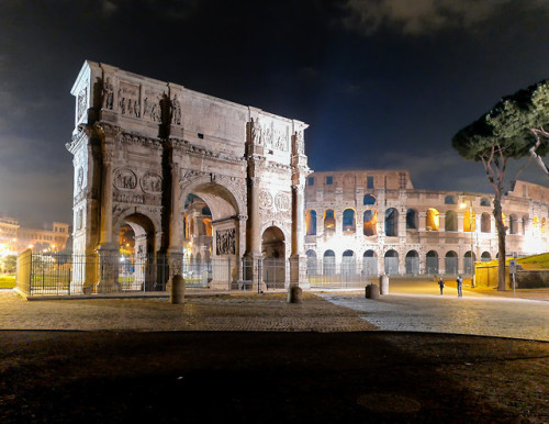 romebyzantium:The celebration of Constantine’s project of restoring the Empire: Arch of Constantine.