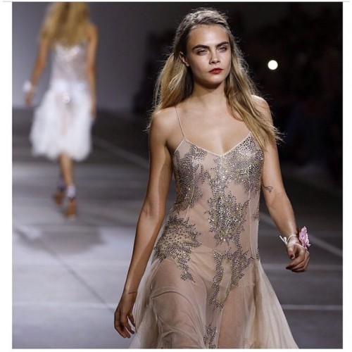 instagram.com/caradelevingne