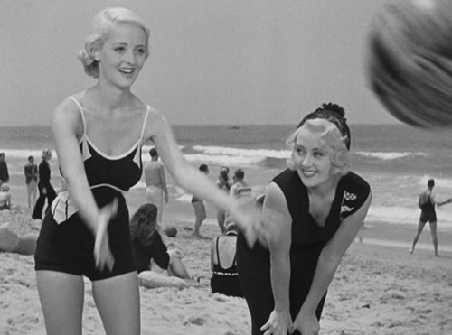 Bette Davis and Joan Blondell in Three on a Match (1932)