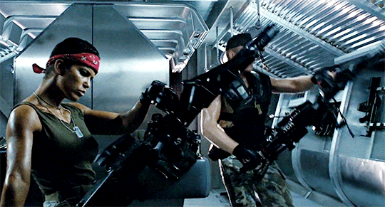 mostlymovies:  AliensDirected by James Cameron (1986)   