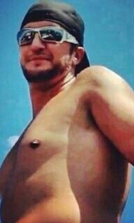 male-and-others-drugs:  Luke Bryan shirtless