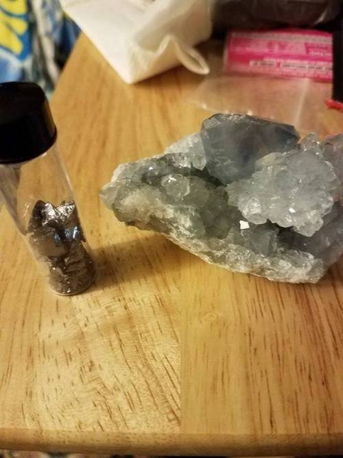 cei-san:I went to a rock and mineral show to today and both saw and bought some cool shit 