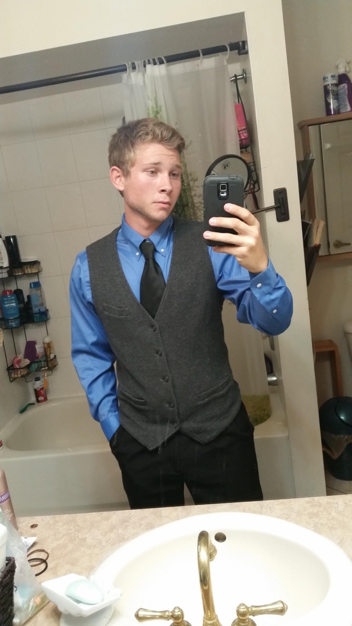 blondboysstilldoitbetter:  Want more?  @thelockerroom91 - A collection of locker