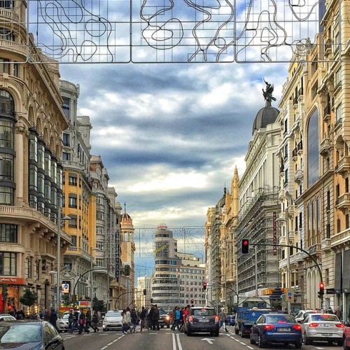 #madrid #granvia siempre igual pero siempre distinta&hellip; #places #lugares #otoño #autumn #people