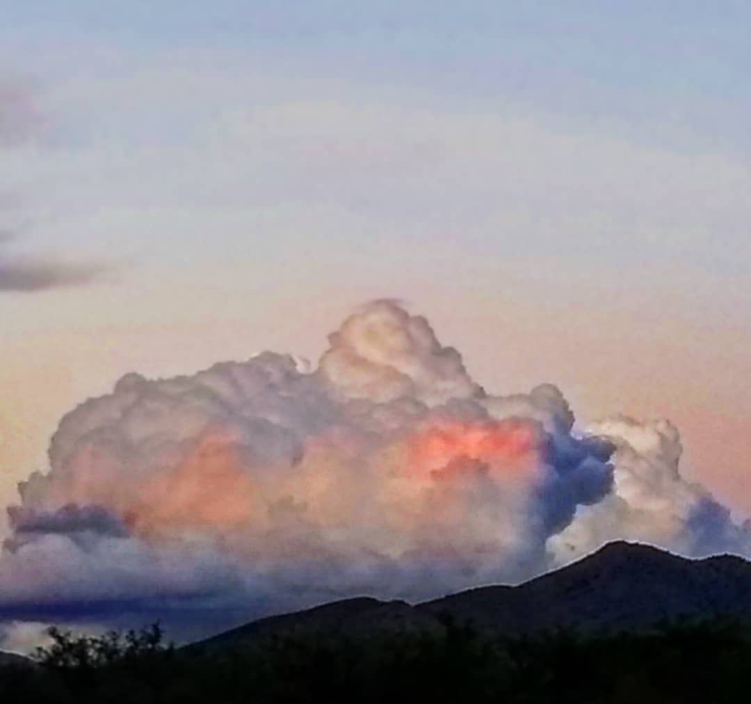 What’s inside? #cloudglow #azsky #desertsky
https://www.instagram.com/p/B2x6H2thAHH/?igshid=1vxz4he0sn12n