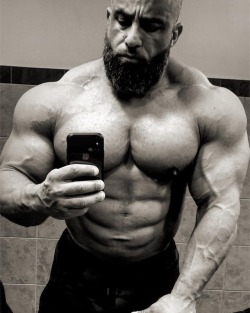 myfavoritemusclemen:  Fouad Abiad 